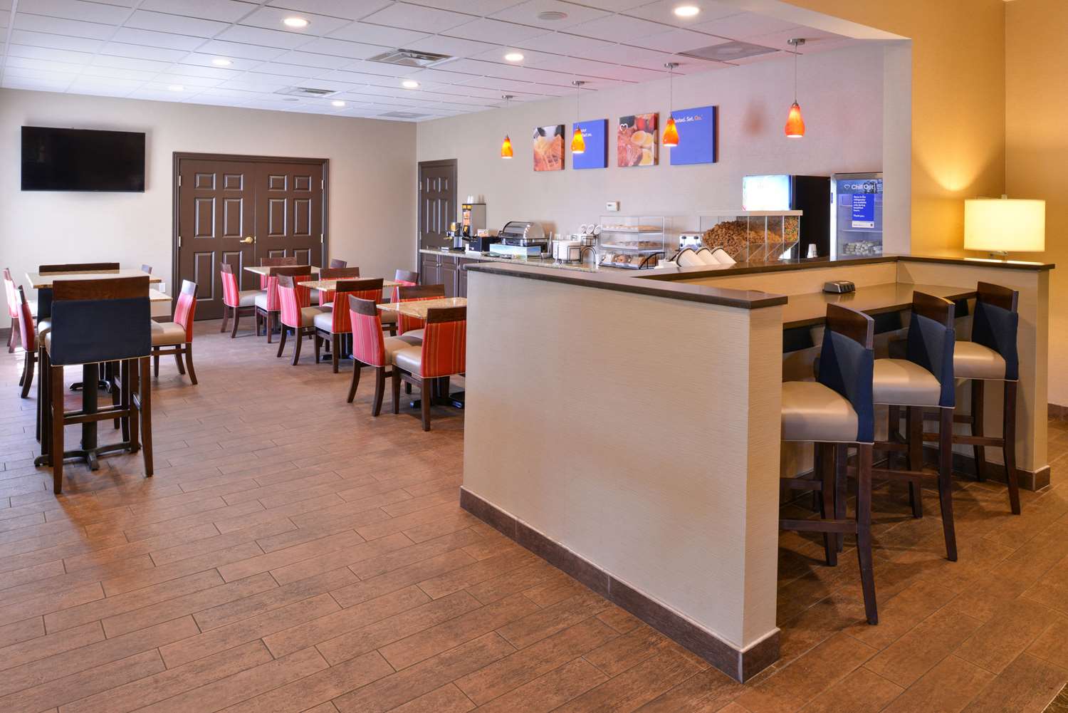 Comfort Inn & Suites Fayetteville-University Area 31/35