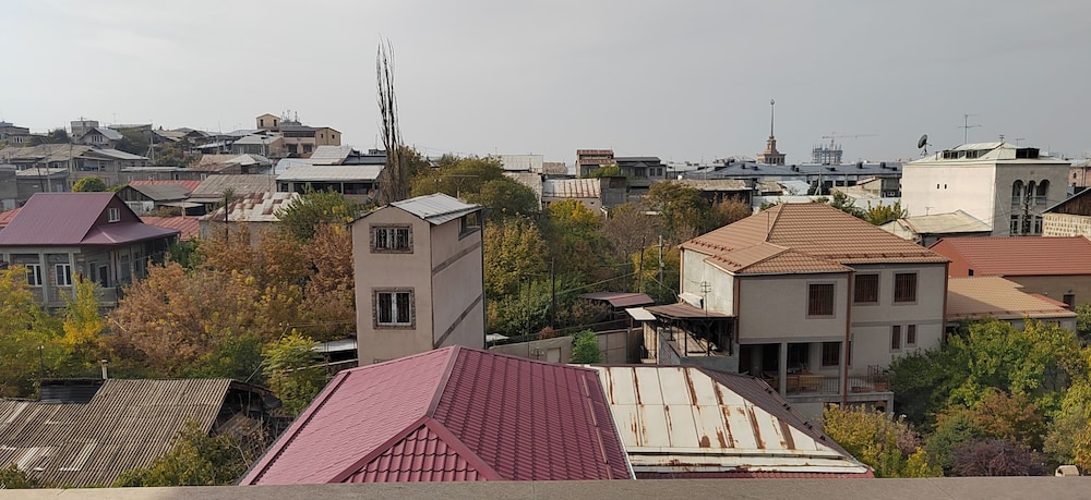 Areg Hotel 110/113