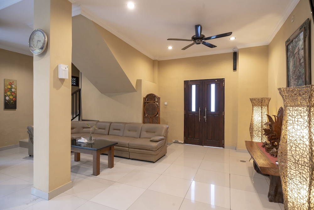 Oyo 612 Dante Guesthouse 44/66