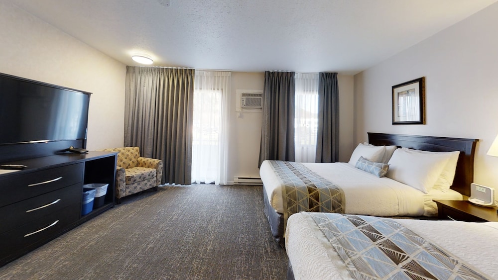 STANDARD, 2 QUEEN BEDS
