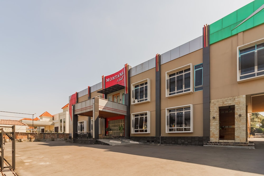 RedDoorz Resort Premium @ Sangkan Hurip Kuningan 4/49