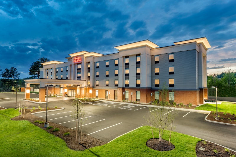 Hampton Inn & Suites Kittery-Portsmouth 2/45