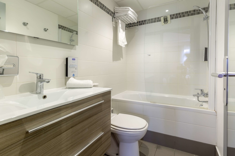 Hotel Kyriad Avignon Palais des Papes 69/73