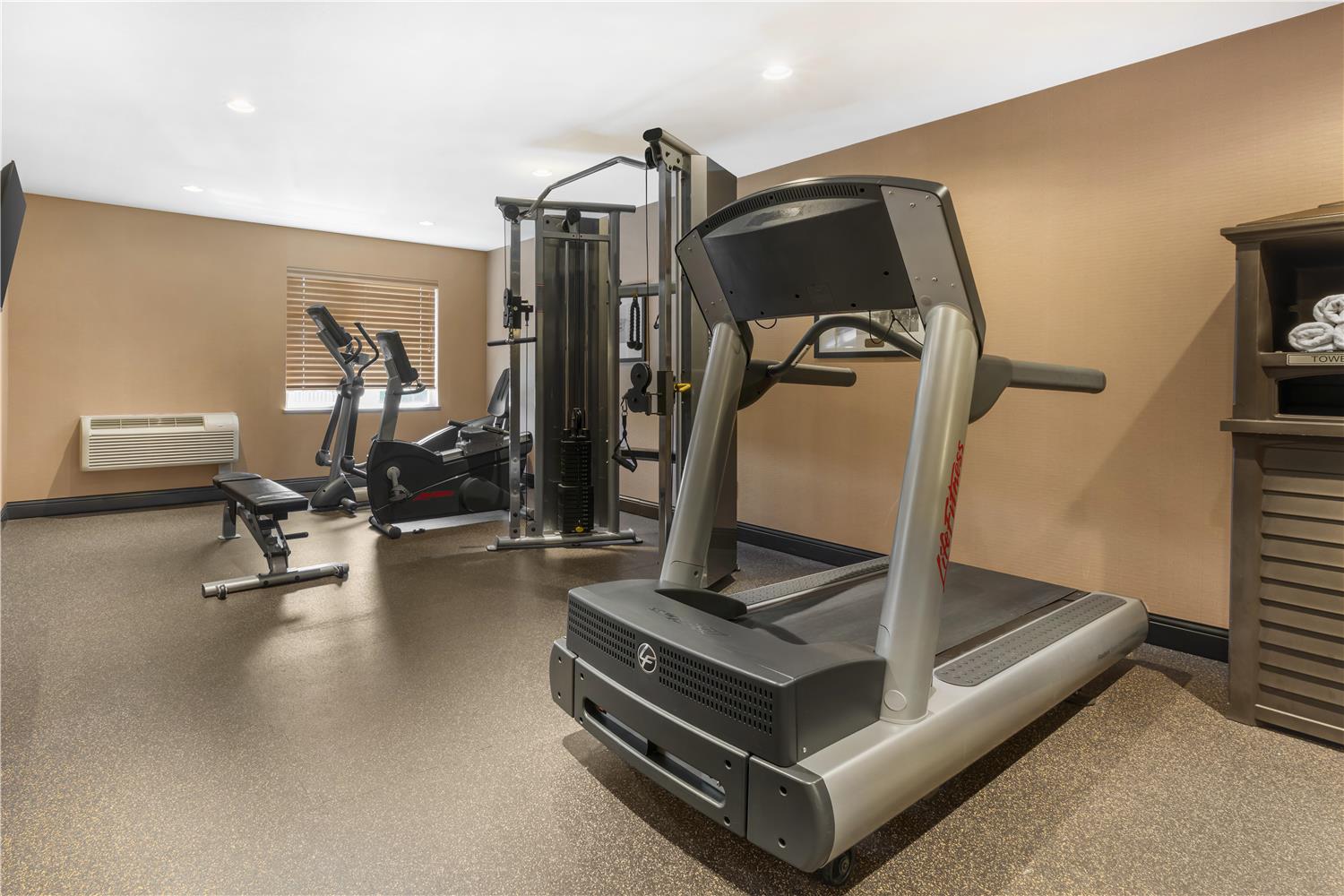 Best Western Plus Country Meadows Inn 16/28
