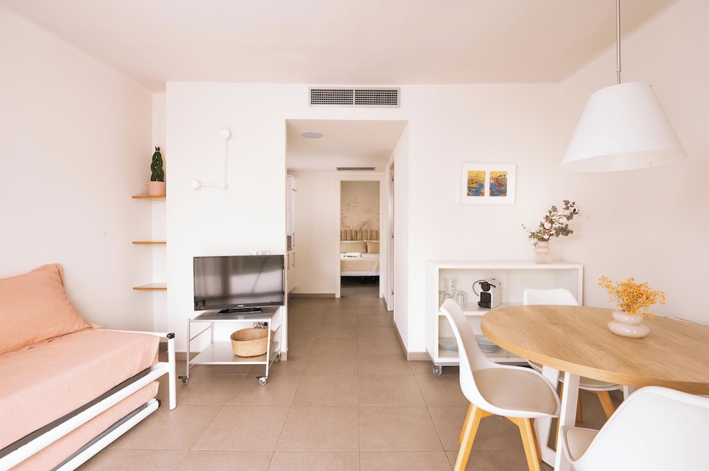 Castellmar Apartments 42/57