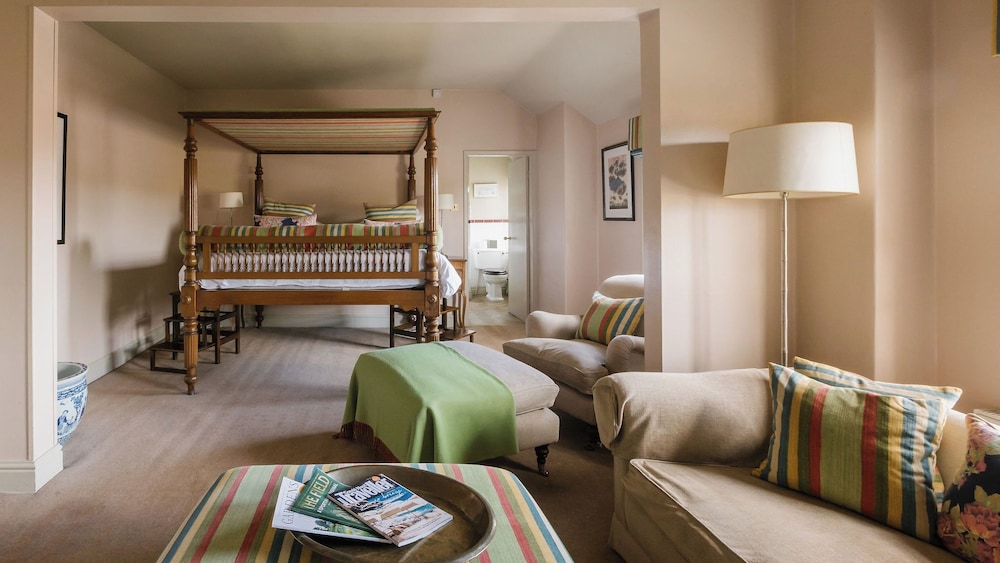 The White Swan Inn 49/60