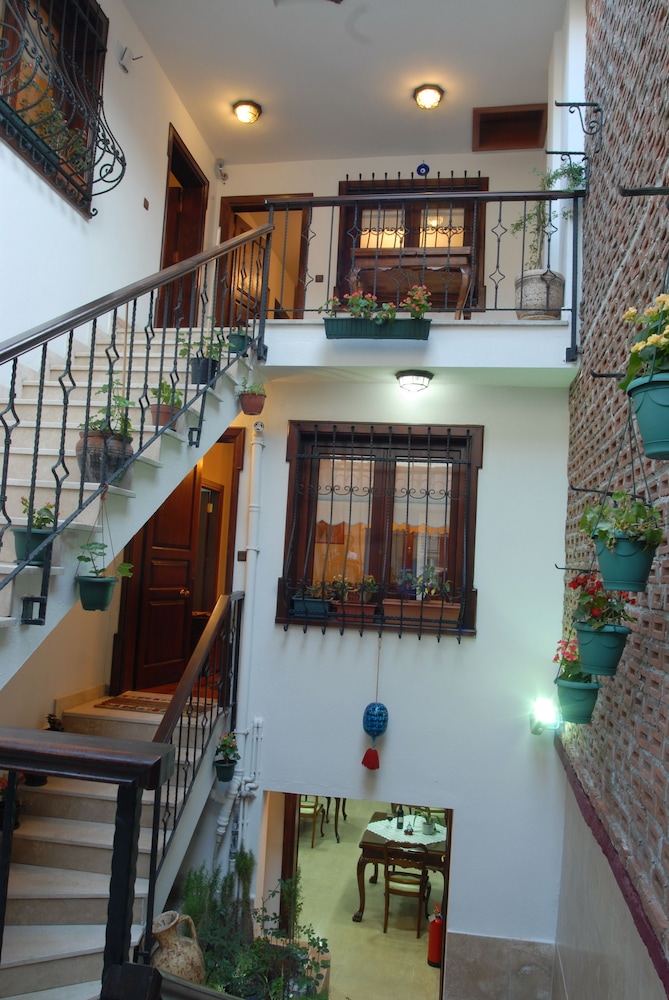 Villa Sphendone Suites 6/50
