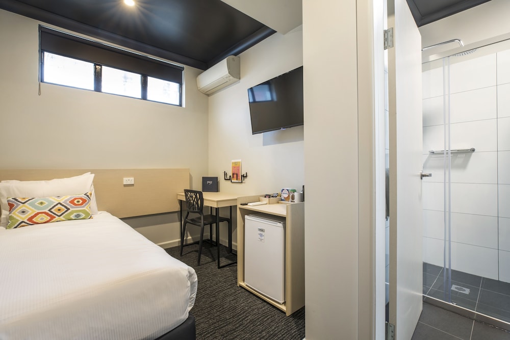 ROOM, SINGLE, SINGLE BED