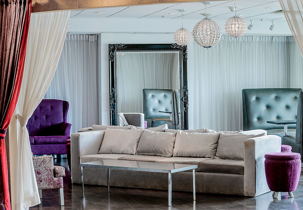 The Tower Hotel Fallsview 30/50