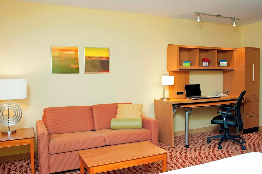 MainStay Suites Bloomington near University 25/42