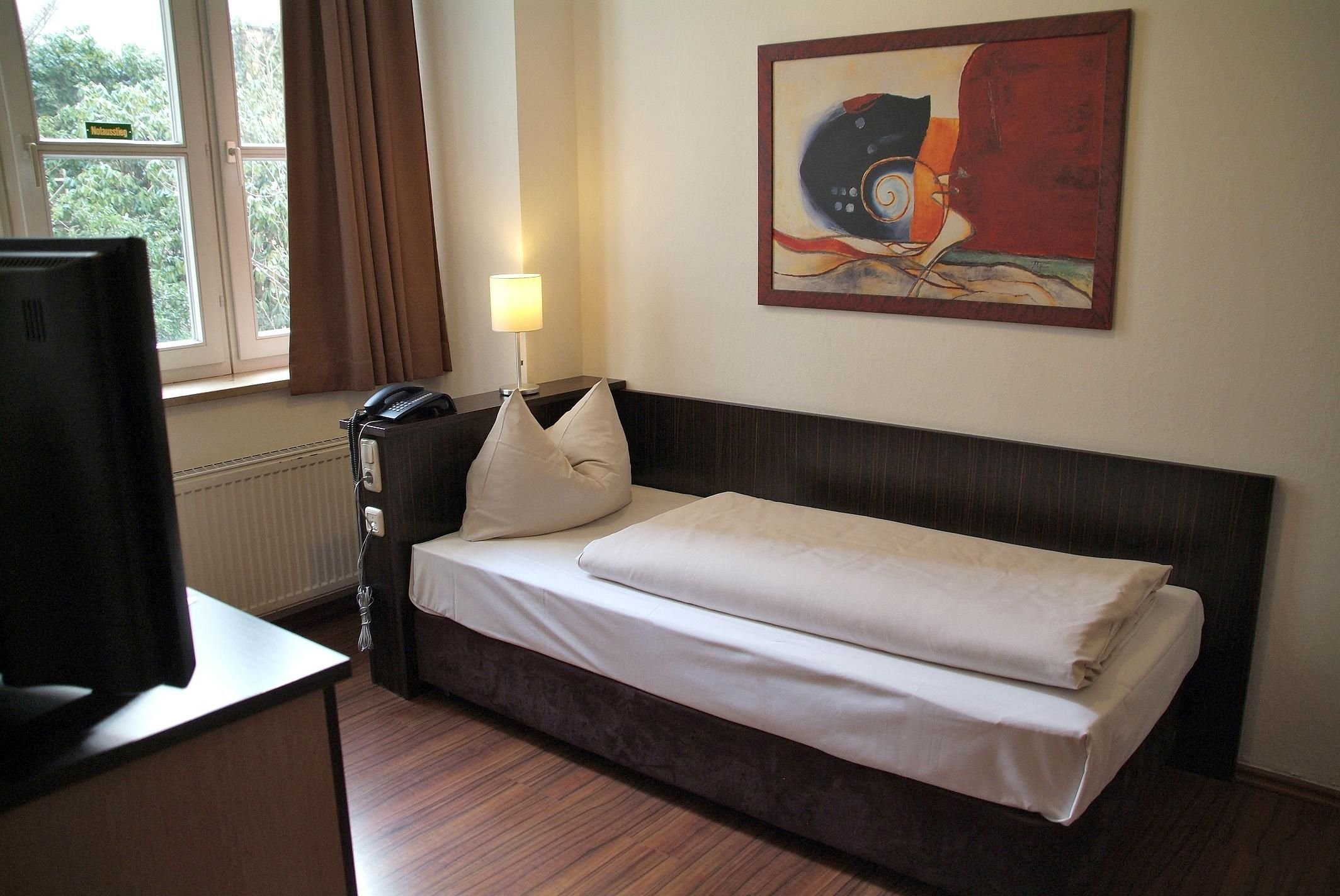 Room, Single