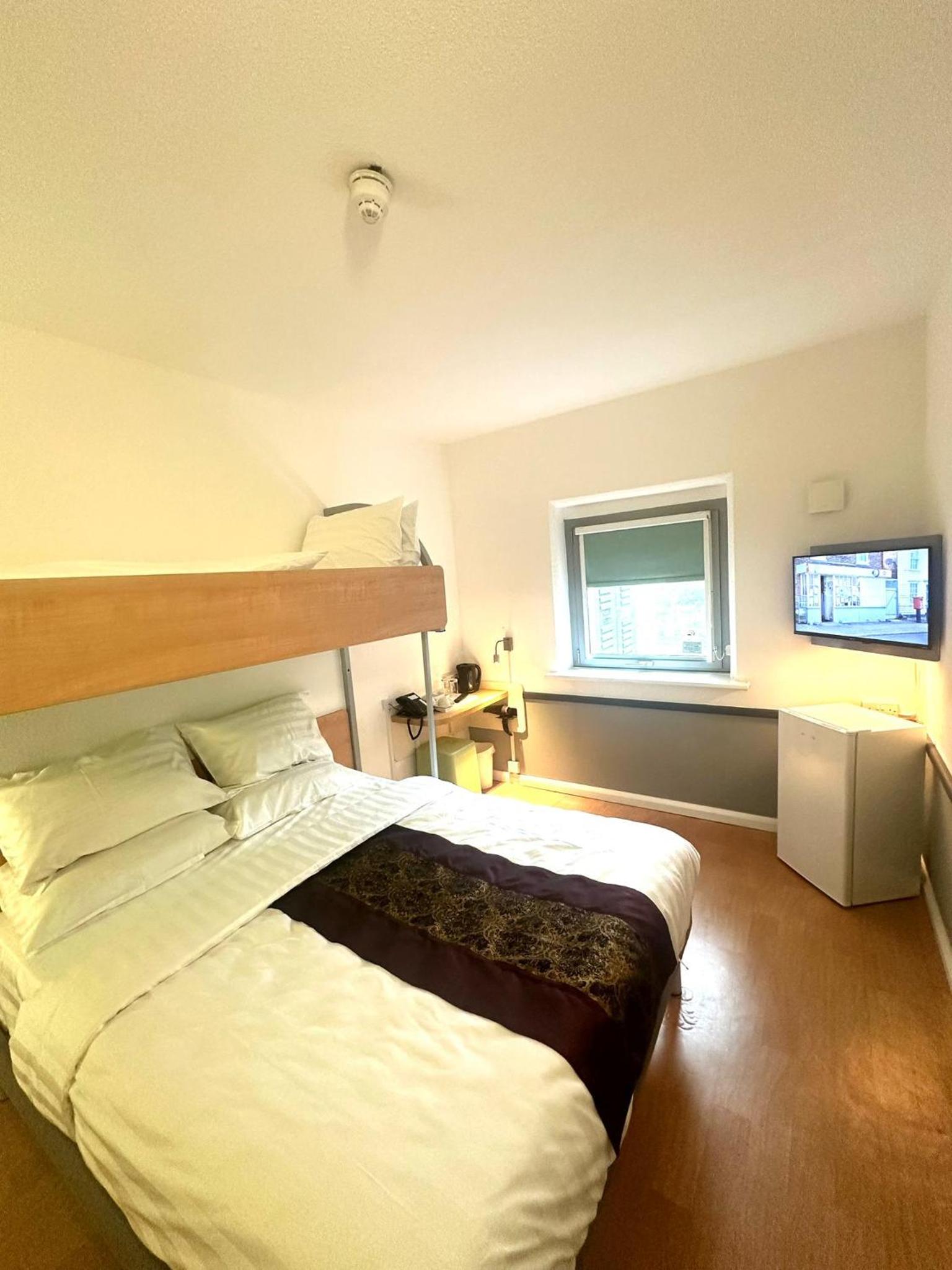 Cambridge Hotel Bradford Central 7/13