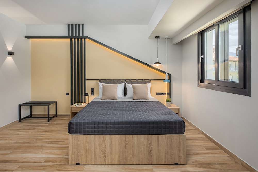Pidna Apartments 10/23
