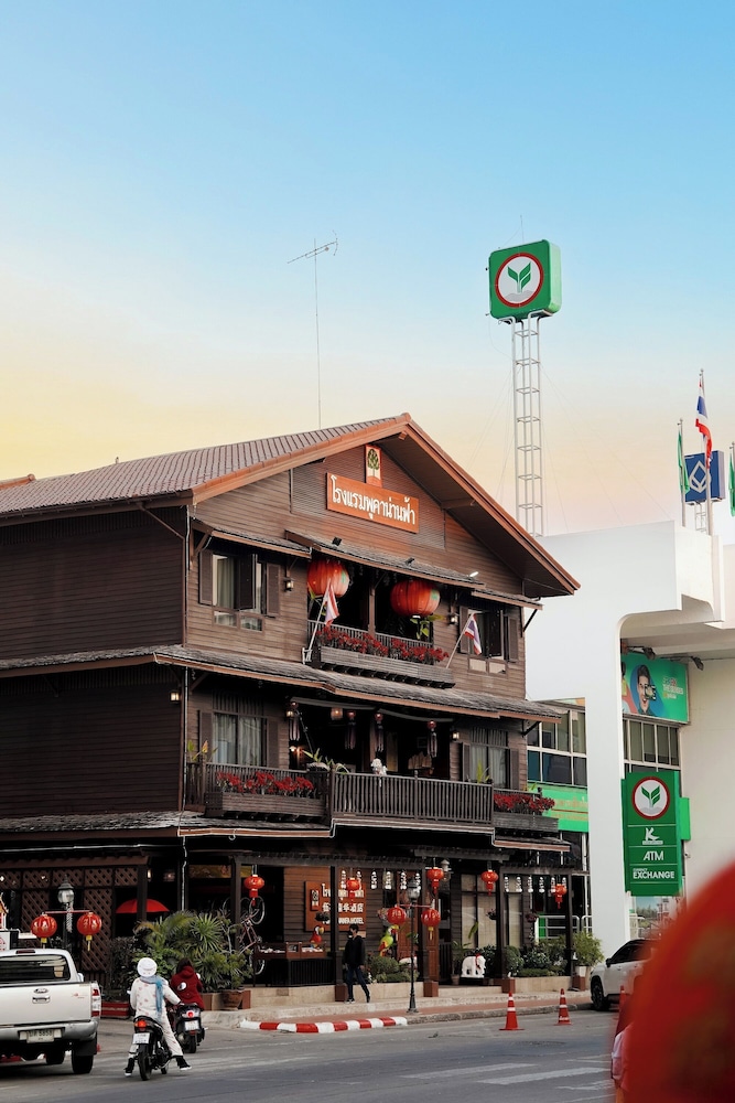 Pukha Nanfa Hotel 4/67