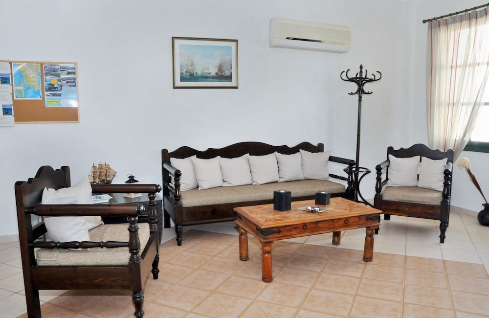 Kastro Hotel 20/25