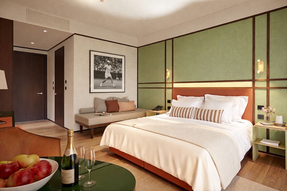 Club, Executive, House, 1 Queen and 1 Single Bed
