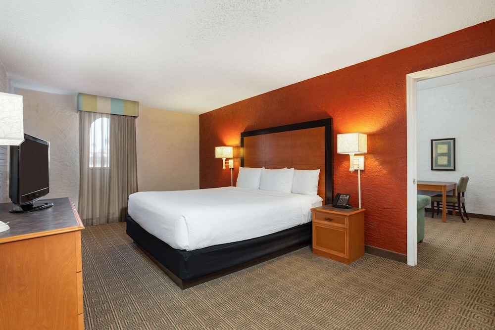 La Quinta Inn Tampa Airport Stadium Westshore 12/29