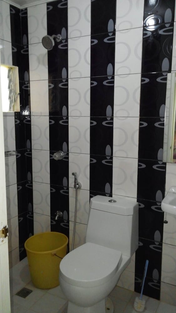 Yellow House Vacation Rental 22/23