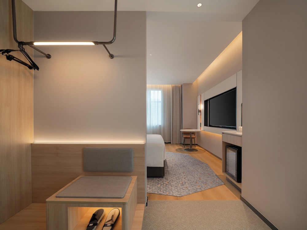 YiWu Zhonglian Kaixin Hotel 58/75