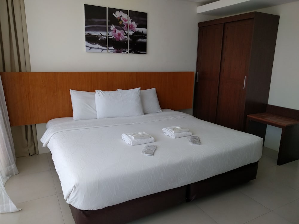 Ocean Suites Boutique Hotel 27/66