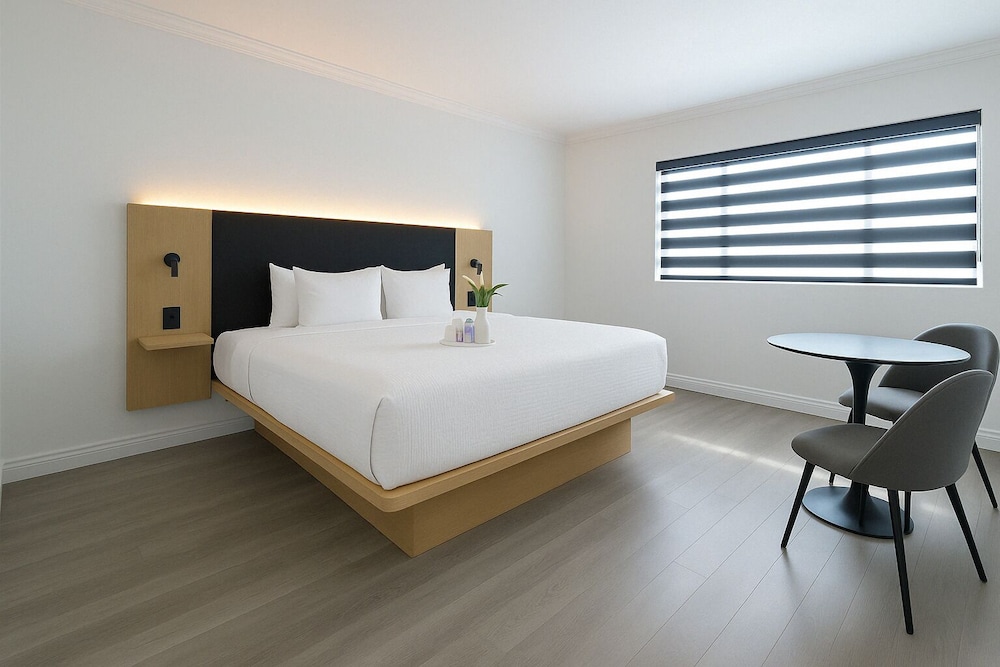 DELUXE, KING BED, PET FRIENDLY