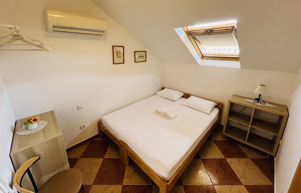 Apartments And Rooms Katija Egon 13/50