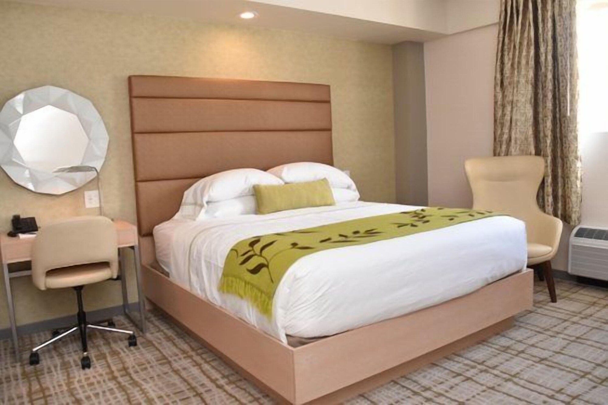 Tower, Superior, King Bed