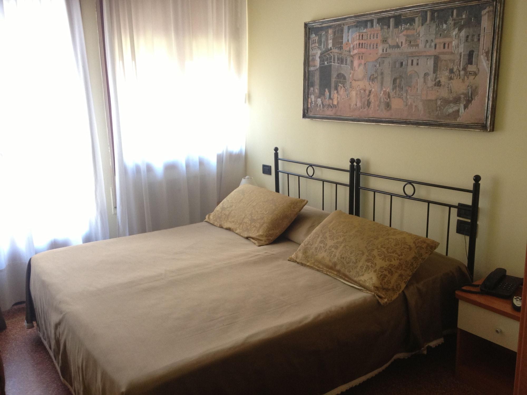 Room, Double Bed, External Bathroom