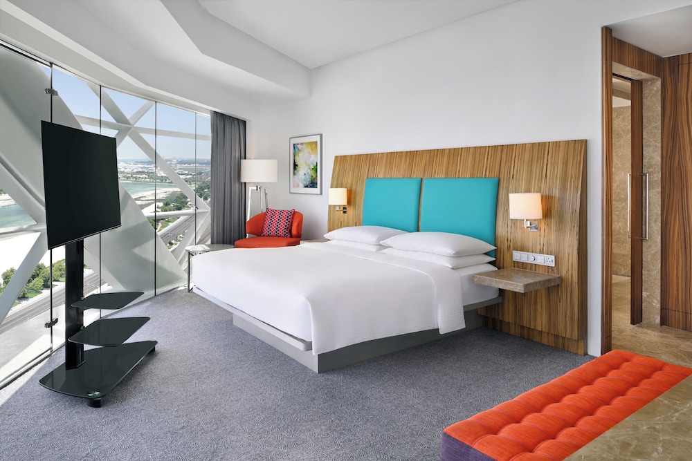 EXECUTIVE, SUITE