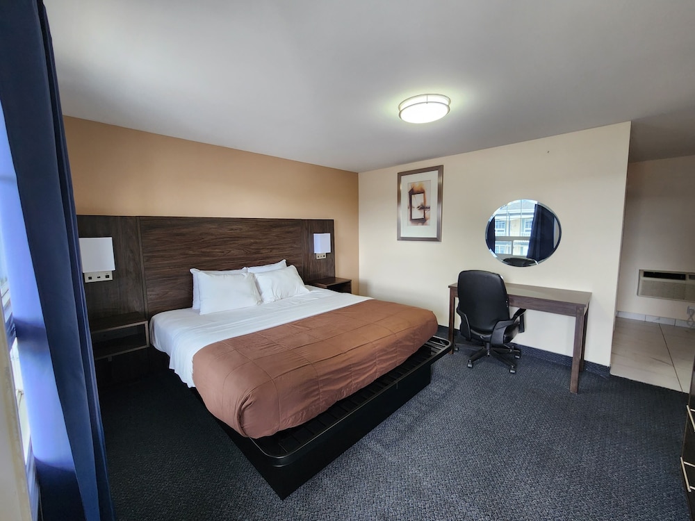 The Universal Inn And Suites 30/67