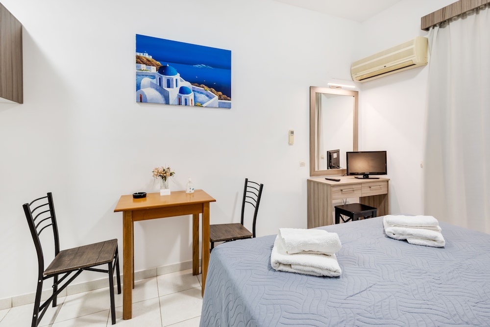 Johnhara Studios And Apartments 23/27