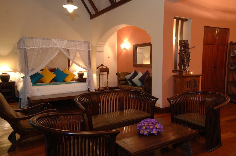 Royal Palms Beach Hotel 40/66
