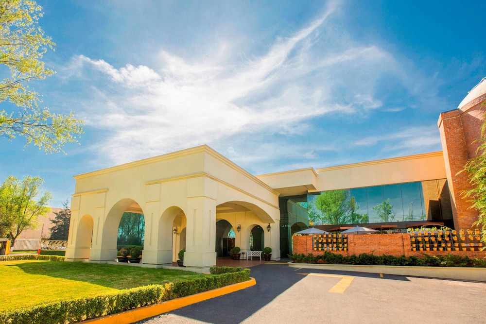 Courtyard By Marriott Toluca Airport 1/45