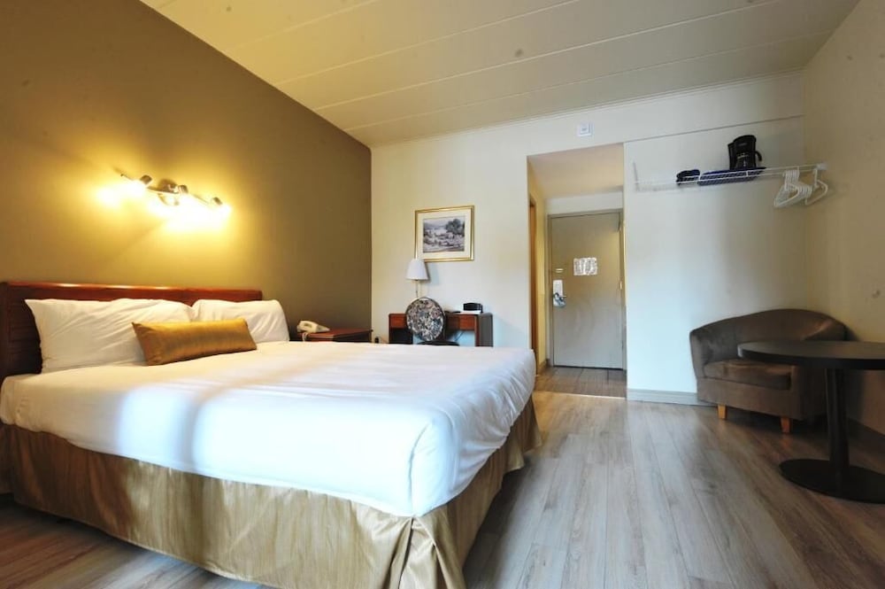 CLASSIC, 2 QUEEN BEDS, PET FRIENDLY