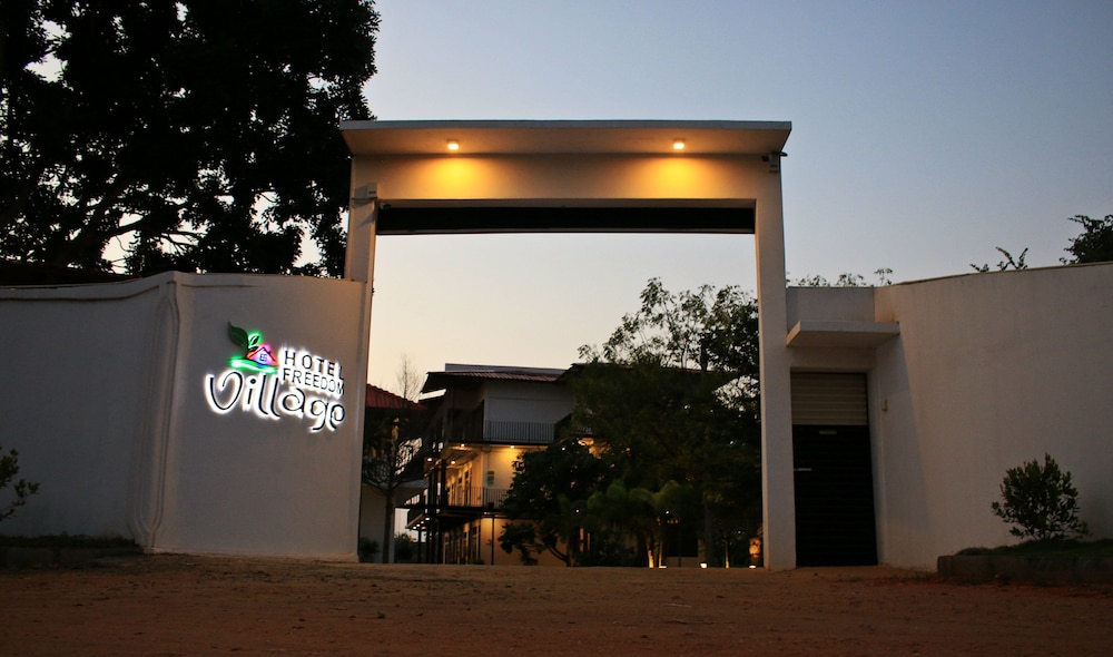 Hotel Freedom Village 2/20
