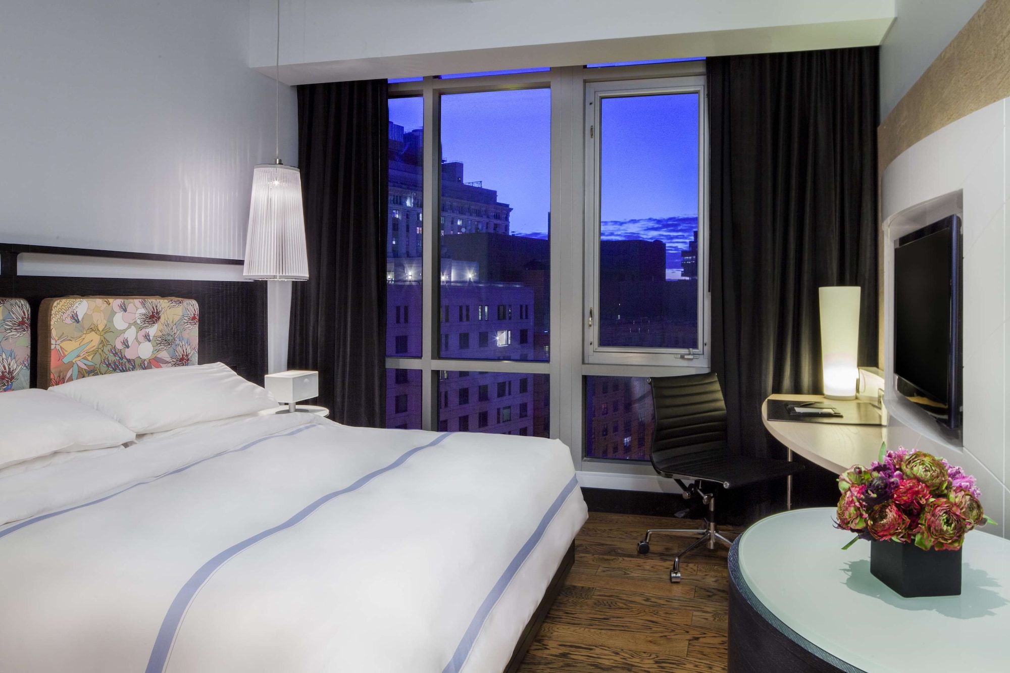ROOM, KING BED, HIGH FLOOR