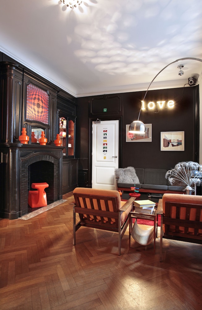 Vintage Hotel 26/50