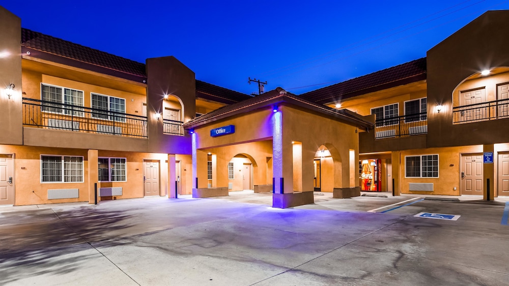 Motel6 South Gate, CA 49/56