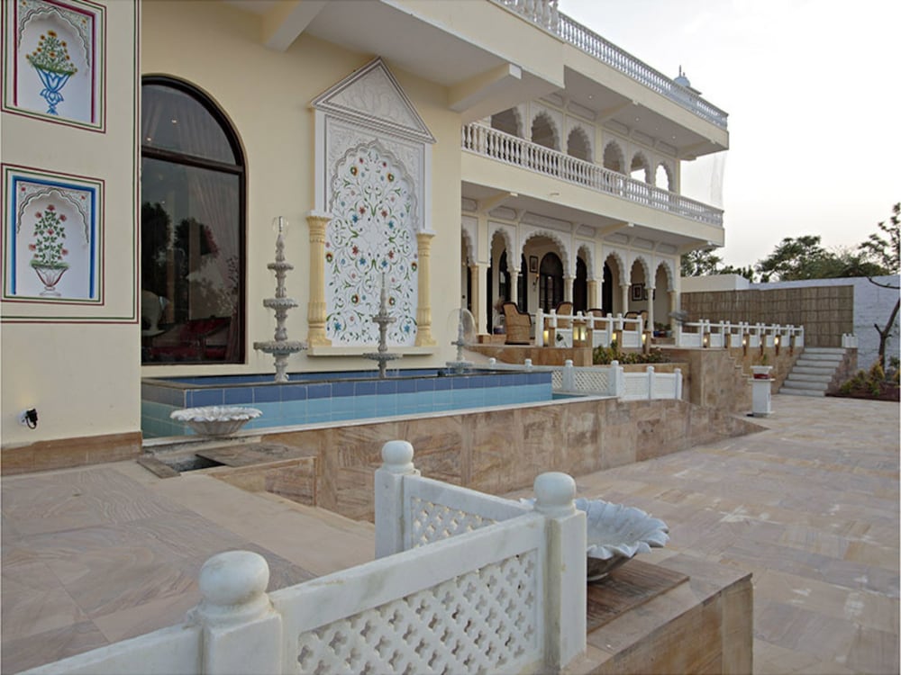 Talai Bagh Palace 6/19