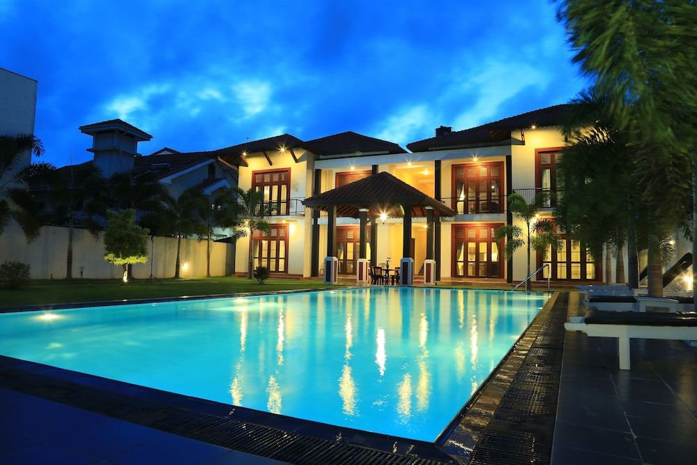 Christima Residence 6/50