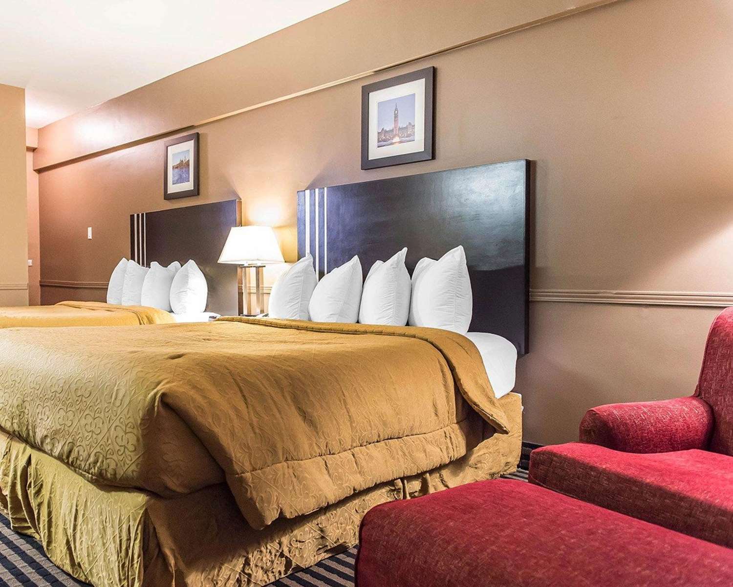 Econo Lodge Downtown Ottawa 19/50