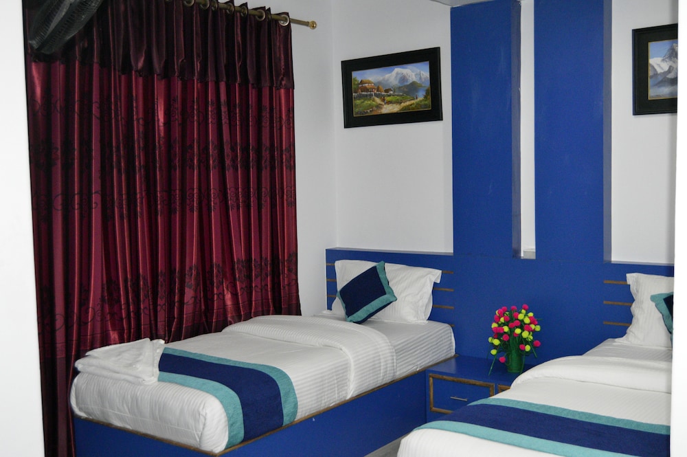 COMFORT, TWIN BEDS