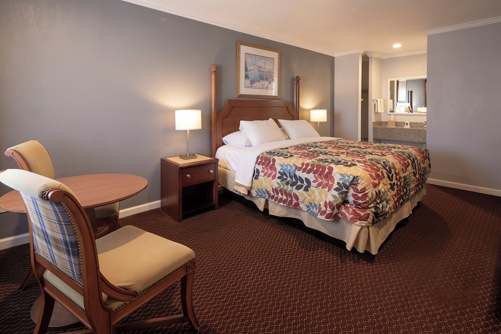 STANDARD, KING BED