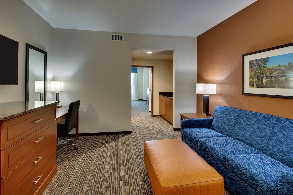 Drury Inn & Suites Iowa City Coralville 22/50
