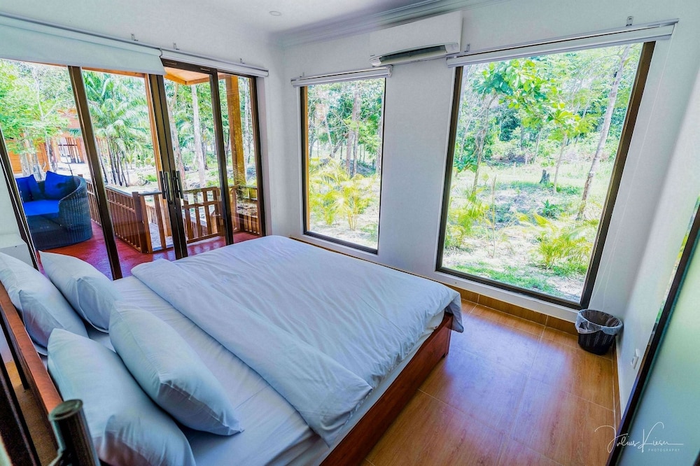 Sol Beach Resort 10/50