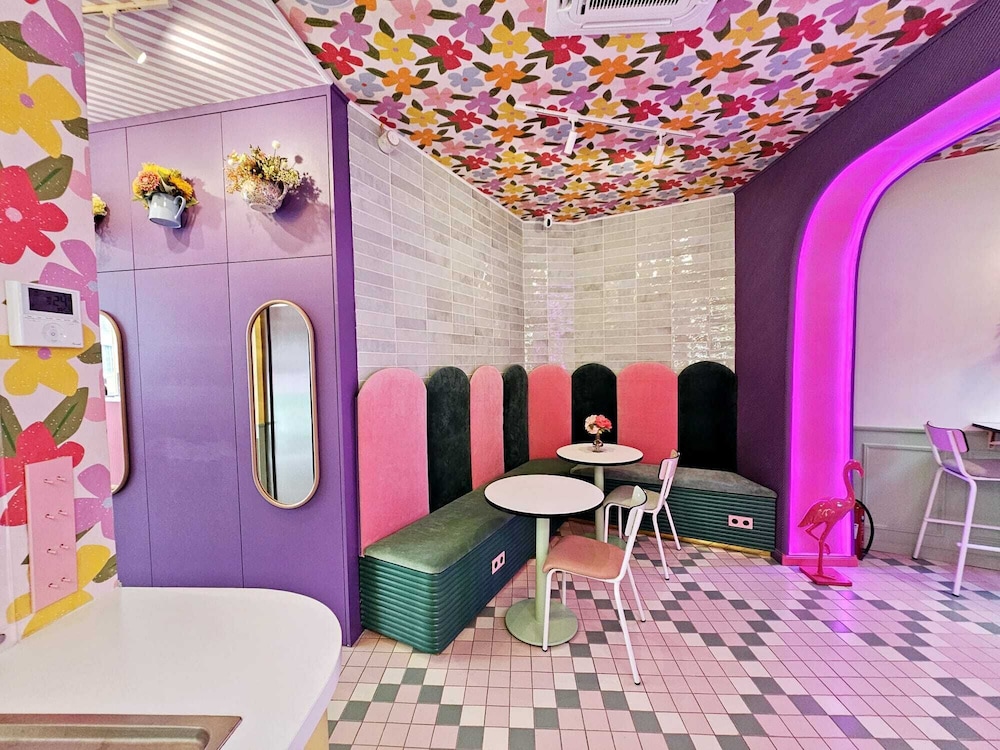 Hotel La Petite Rosa 34/50