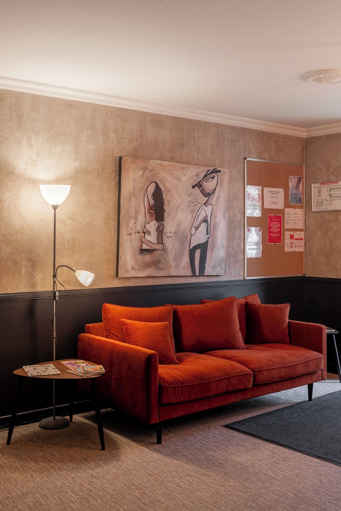 HOTEL SAINT-ROMAIN 38/58