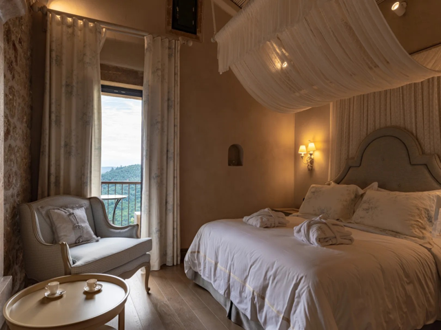 Alistos Hotel 4/10