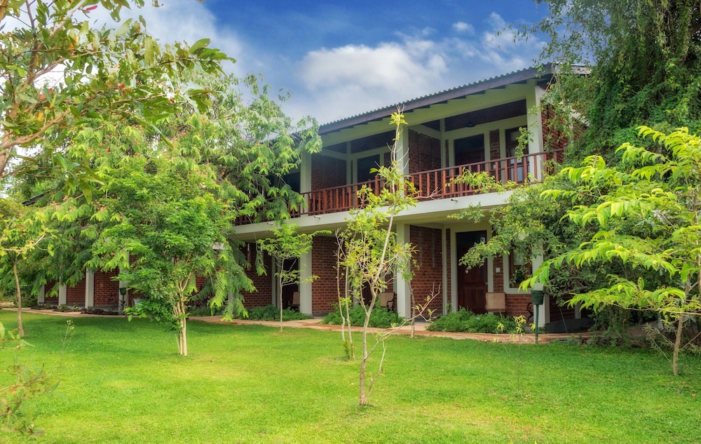 Camellia Resort And Spa 61/65