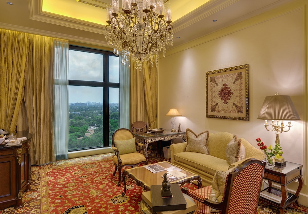 The Leela Palace New Delhi 41/74